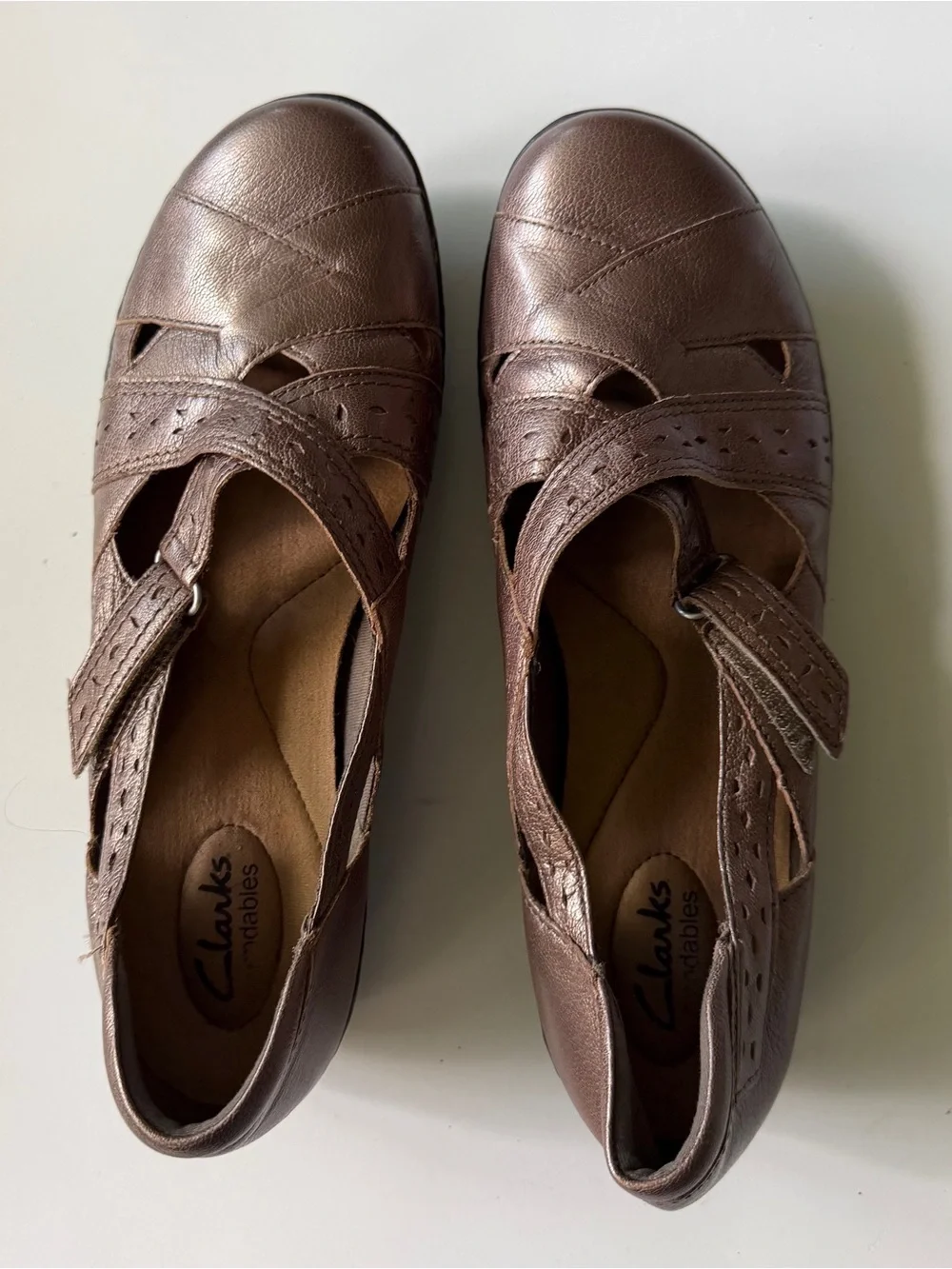 Womens Clark’s Ashland Slip On Casual Comfort Shoes 9.5 Bronze Metallic‎ Leather